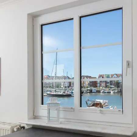 Faehrstrasse 2 דירה *