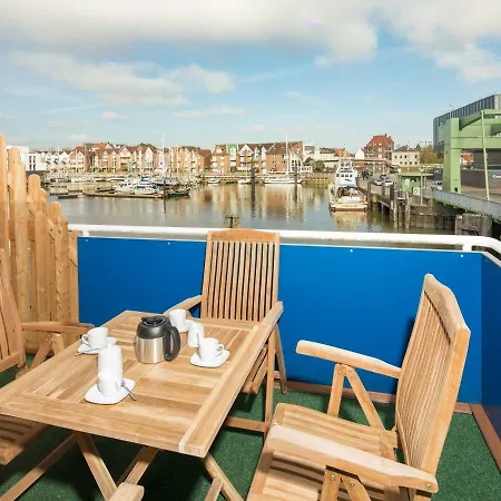 Faehrstrasse 2 דירה *