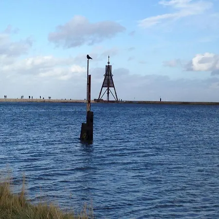 Faehrstrasse 2 דירה